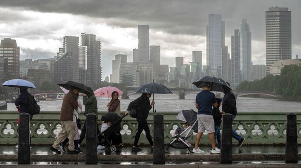 英国气象局发布暴雨和洪水预警，英国人要求“保持警惕”